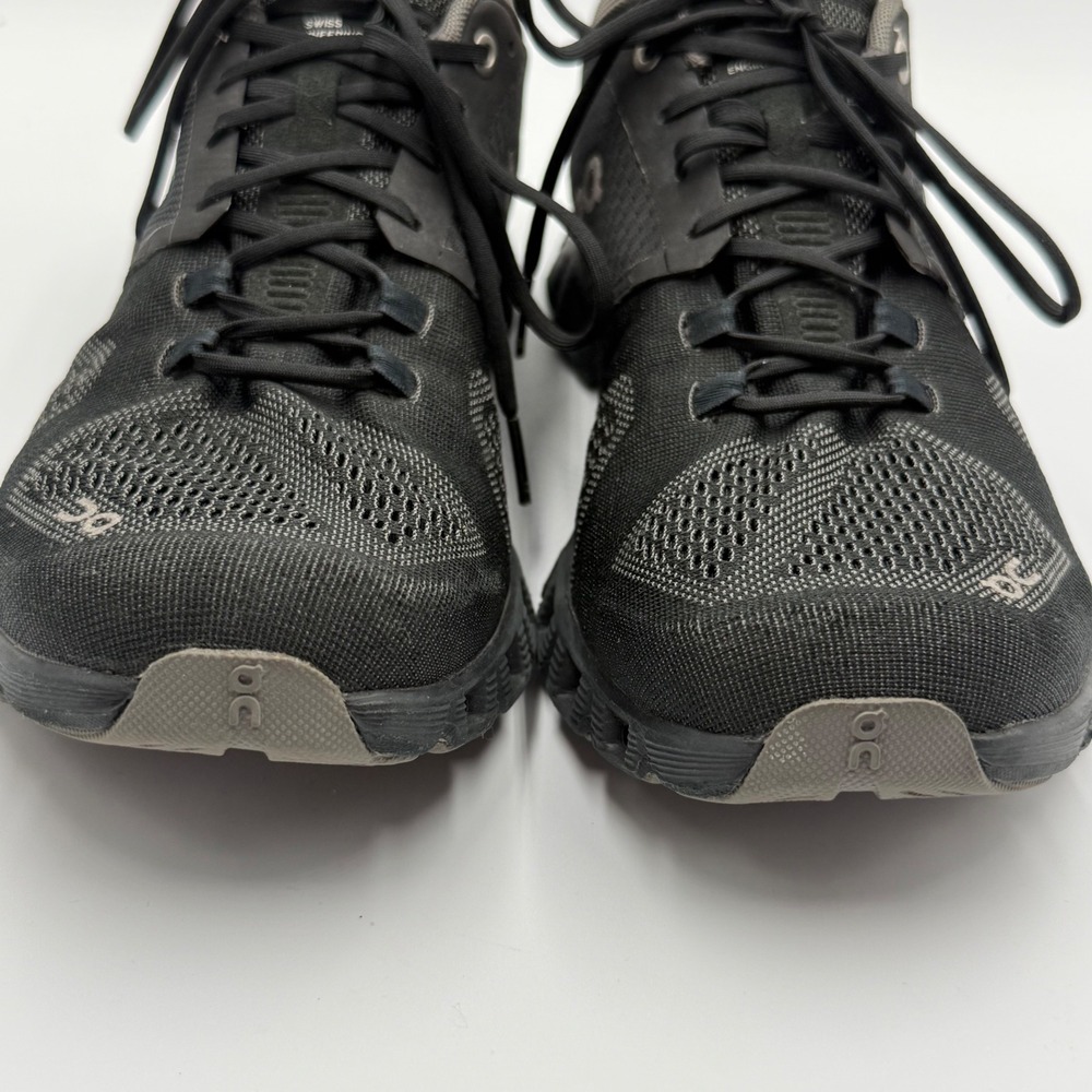 On Cloudswift Running Shoes Size 9.5 Black Minimalist Athleisure Sneaker - Picture 3 of 7